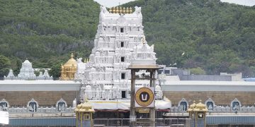 തിരുപ്പതി ക്ഷേത്ര ദർശനം ; 20 മിനിറ്റിനുള്ളിൽ വിറ്റത് 2.25 ലക്ഷം ടിക്കറ്റുകൾ