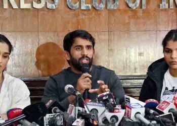 ഗുസ്തി ഫെഡറേഷൻ്റെ നടത്തിപ്പിനായി അഡ്ഹോക്ക് കമ്മിറ്റി രൂപീകരിച്ചു