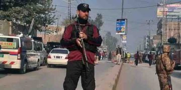 പാക്കിസ്ഥാനിൽ സ്കൂളിന് സമീപം സ്‌ഫോടനം, നിരവധി കുട്ടികൾക്ക് പരിക്ക്