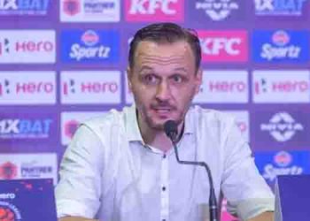 റഫറിയെ വിമർശിച്ചു ; ബ്ലാസ്റ്റേഴ്സ് പരിശീലകന് വീണ്ടും വിലക്ക്