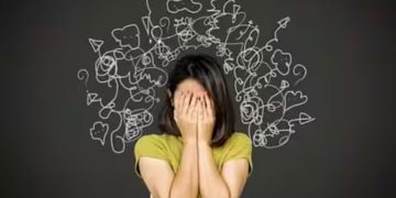 സ്ട്രെസിനെ നിയന്ത്രിക്കാന്‍ ഡയറ്റില്‍ നിന്നും ഒഴിവാക്കാം ഈ ഭക്ഷണങ്ങള്‍…