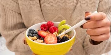 ശരീരഭാരം കുറയ്ക്കാൻ ഡയറ്റിൽ ഉൾപ്പെടുത്തേണ്ട ആറ് പഴങ്ങൾ