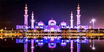 ഗ്രാന്‍ഡ് മോസ്‌കില്‍ രാത്രികാലങ്ങളിലും സന്ദര്‍ശനത്തിന് അനുമതി