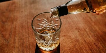 ഡ്രൈഡേയില്‍ കച്ചവടം തകൃതി ; എക്‌സെെസ് പൊക്കിയത് 20 ലിറ്റര്‍ വിദേശമദ്യം