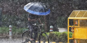 ഇന്ന് അതിതീവ്ര ന്യൂനമർദ്ദം രൂപപ്പെടും , ശേഷം ചുഴലിക്കാറ്റും ; കേരളത്തിൽ 5 ദിവസം മഴ സാധ്യത