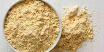 മുഖകാന്തി കൂട്ടാൻ കടലമാവ് ; ഈ രീതിയിൽ ഉപയോ​ഗിക്കൂ