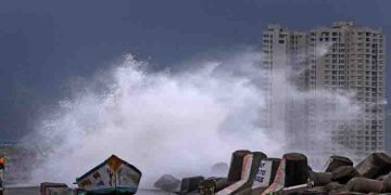 മിഗ്ജാമ് ചുഴലിക്കാറ്റ് തീവ്ര ചുഴലിയാകുന്നു; ആറ് ജില്ലകളില്‍ പൊതു അവധി