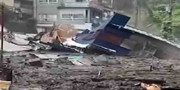 ജപ്പാനിൽ ഒരു ദിവസമുണ്ടായത് 155 ഭൂചലനങ്ങള്‍, വീണ്ടും മുന്നറിയിപ്പ്; കെട്ടിടങ്ങൾ തകർന്നു