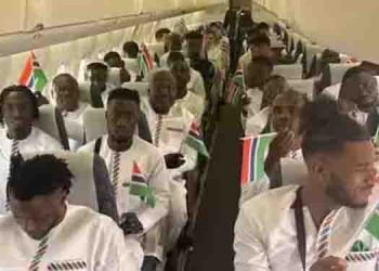 ക്യാബിനിലെ ഓക്സിജൻ വിതരണം തകരാറിൽ, വിമാനയാത്രക്കിടെ മയങ്ങി വീണ് ഗാംബിയൻ ഫുട്ബോൾ ടീം, ഒഴിവായത് വൻദുരന്തം