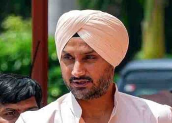 ആരു വന്നാലും വന്നില്ലെങ്കിലും ഞാൻ പോകും: പ്രാണപ്രതിഷ്ഠ ചടങ്ങിൽ പങ്കെടുക്കുമെന്ന് ഹർഭജൻ