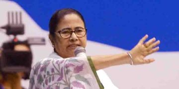 കോൺഗ്രസിന് രണ്ട് സീറ്റിൽ കൂടുതൽ അനുവദിക്കില്ലെന്ന് തൃണമൂൽ; മമതയുടെ കരുണ ആവശ്യമില്ലെന്ന് കോൺഗ്രസ്