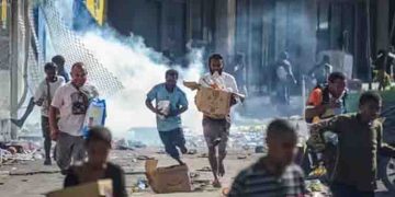 പൊലീസുകാർ സമരത്തിൽ, തെരുവ് കയ്യേറി ജനം, കടകൾ കൊള്ളയടിച്ചു, കലാപം, പാപുവ ന്യൂ ഗിനിയയിൽ കൊല്ലപ്പെട്ടത് 15 പേർ