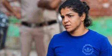 സസ്പെൻഡ് ചെയ്യപ്പെട്ട സമിതി ചാമ്പ്യൻഷിപ്പ് നടത്തുന്നു, വ്യാജ സർട്ടിഫിക്കറ്റുകൾ വിതരണം ചെയ്യുന്നു; ഗുസ്തി ഫെഡറേഷനെതിരെ സാക്ഷി മാലിക്