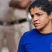 സസ്പെൻഡ് ചെയ്യപ്പെട്ട സമിതി ചാമ്പ്യൻഷിപ്പ് നടത്തുന്നു, വ്യാജ സർട്ടിഫിക്കറ്റുകൾ വിതരണം ചെയ്യുന്നു; ഗുസ്തി ഫെഡറേഷനെതിരെ സാക്ഷി മാലിക്