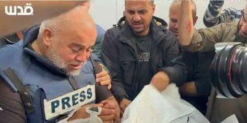 ഒരു മകന്റെ ജീവൻ കൂടി ഇസ്രായേലെടുത്തു; വേദന താങ്ങാനാകാതെ അൽജസീറ മാധ്യമപ്രവർത്തകൻ