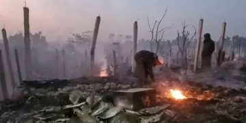 റോ​ഹി​ങ്ക്യ​ൻ അ​ഭ​യാ​ർ​ഥി ക്യാ​മ്പി​ൽ തീ​പി​ടി​ത്തം​; ആ​യി​ര​ങ്ങ​ൾക്ക് ദുരിതം