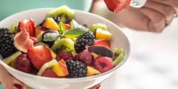 ഫ്രൂട്ട്സ് കഴിക്കാമെന്ന് കരുതി മറന്നുപോകാറുണ്ടോ? ഈ ടിപ്സ് പരീക്ഷിച്ചുനോക്കൂ…