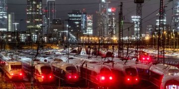 ജർമനിയെ നിശ്ചലമാക്കി ആറുനാൾ ട്രെയിൻ സമരം