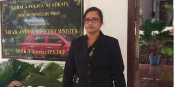 പരവൂര്‍ മജിസ്‌ട്രേറ്റ് കോടതിയിലെ അസിസ്റ്റന്റ് പബ്ലിക് പ്രോസിക്യൂട്ടര്‍ തൂങ്ങിമരിച്ച നിലയില്‍