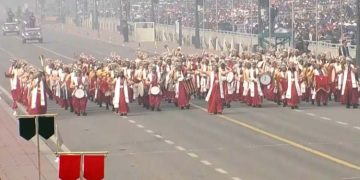 പെണ്‍കരുത്ത് പ്രകടമാക്കി പരേഡ്; റിപ്പബ്ലിക് ദിന നിറവില്‍ രാജ്യം