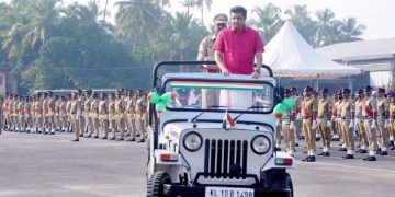 മന്ത്രി റിയാസ് അഭിവാദ്യം സ്വീകരിച്ചത് കരാറുകാരന്റെ വാഹനത്തില്‍ ; വിവാദം