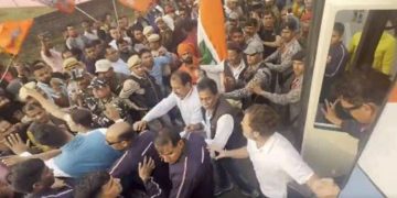 ന്യായ് യാത്രക്ക് നേരെ ബി.ജെ.പി ആക്രമണം ; ബസ് നിർത്തിച്ച് അക്രമികൾക്കിടയിലേക്കിറങ്ങി രാഹുൽ ഗാന്ധി