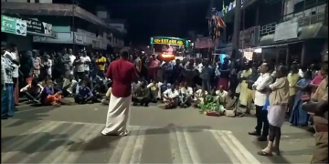 പന്തല്ലൂരില്‍ പുലിയുടെ ആക്രമണത്തിൽ മൂന്നു വയസുകാരി മരിച്ചു ; റോഡ് ഉപരോധിച്ച് നാട്ടുകാര്‍