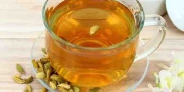 ശ്രദ്ധിക്കൂ, വെറും വയറ്റിൽ ഏലയ്ക്ക വെള്ളം കുടിച്ചാൽ…