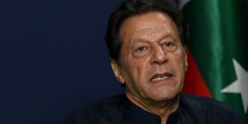 പാക്കിസ്ഥാനിൽ ആർക്കും ഭൂരിപക്ഷമില്ല; ഇമ്രാന്റെ 101 ‘സ്വതന്ത്രർ’ക്ക് ലീഡ്, സർക്കാരുണ്ടാക്കാൻ ശ്രമം