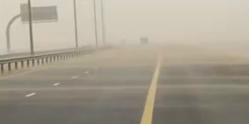 ശക്തമായ കാറ്റടിക്കും, 12 മണിക്കൂർ നീണ്ടുനിൽക്കുന്ന ജാഗ്രതാ നിർദേശം; പരമാവധി പുറത്തിറങ്ങരുതെന്ന് ഒമാൻ അധികൃതർ