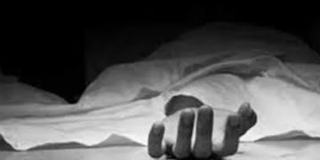 മകൾ അകത്തുള്ളത് ഓർമയില്ലാതെ കാർ പാർക്ക് ചെയ്ത് ജോലിക്ക് പോയി; അമ്മയുടെ മറവിയിൽ അഞ്ചുവയസ്സുകാരിക്ക് ദാരുണാന്ത്യം