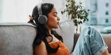 രാവിലെ ഉറക്കമെഴുന്നേറ്റ ശേഷം പാട്ട് കേള്‍ക്കുന്നത് പതിവാക്കൂ; ഇതുകൊണ്ടുള്ള ഉപകാരം…