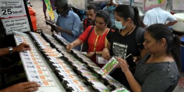 70ലക്ഷം രൂപയുടെ ഭാ​ഗ്യശാലി ആര്? ; അക്ഷയ ലോട്ടറി ഫലം പ്രഖ്യാപിച്ചു