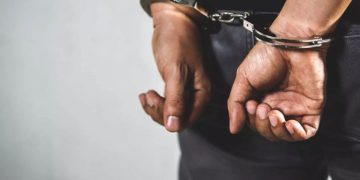 കുറ്റിപ്പുറത്ത് മിഠായിയുടെ കവറിനകത്ത് ഒളിപ്പിച്ചുകടത്താൻ ശ്രമിച്ച എം.ഡി.എം.എ പിടികൂടി