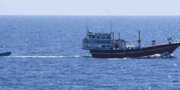 പാക്കിസ്ഥാൻകാര്‍ക്ക് രക്ഷകരായി ഇന്ത്യൻ നാവികസേന; പൊരുതി നേടിയ വിജയം, 12 മണിക്കൂ‍റിൽ കൊള്ളക്കാരെ കീഴടക്കി