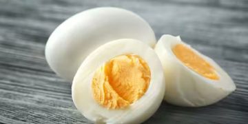 പുഴുങ്ങിയ മുട്ട ദിവസവും കഴിക്കാറുണ്ടോ? എങ്കില്‍, നിങ്ങളുടെ ശരീരത്തിന് സംഭവിക്കുന്നത്…