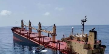 ഹൂതികൾ ആക്രമിച്ച ബ്രിട്ടീഷ് ചരക്കുകപ്പൽ ചെങ്കടലിൽ മുങ്ങി