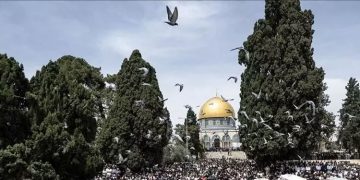 മസ്ജിദുൽ അഖ്സയിൽ ഇന്ന് ജുമുഅ നിർവഹിച്ചത് 1.25 ലക്ഷം ഫലസ്തീനികൾ