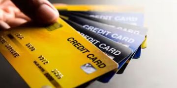 നിങ്ങളുടെ ക്രെഡിറ്റ് കാർഡ് ഏത് ബാങ്കിന്റെയാണ്; ഏപ്രിലിൽ പുതിയ ക്രെഡിറ്റ് കാർഡ് നിയമങ്ങളുമായി ഈ ബാങ്കുകൾ