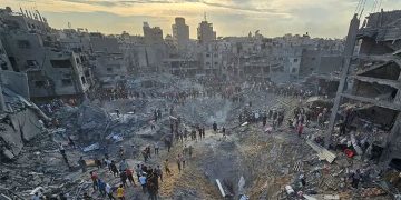 ഗസ്സ ഖബർസ്ഥാനിൽ വ്യോമാക്രമണം; ഖബറിലുള്ള മൃതദേഹങ്ങൾ ചിന്നിച്ചിതറി