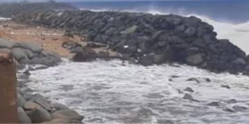 കേരള തീരത്ത് വീണ്ടും കള്ളക്കടൽ പ്രതിഭാസത്തിന് സാധ്യത ;  ഉയർന്ന തിരമാല മുന്നറിയിപ്പ്