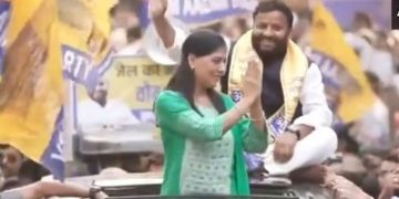 കെജരിവാളിന്‍റെ അഭാവം നികത്താന്‍ സുനിത ; ഈസ്റ്റ് ഡല്‍ഹിയിൽ എഎപിയുടെ വന്‍ റോഡ് ഷോ