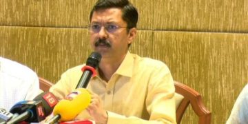 ‘പോളിങ് സമാധാനപരം, പ്രശ്‌നങ്ങള്‍ ഒന്നും റിപ്പോര്‍ട്ട് ചെയ്യപ്പെട്ടിട്ടില്ല’ ; മുഖ്യ തെരഞ്ഞെടുപ്പ് ഓഫീസര്‍ സഞ്ജയ് കൗള്‍