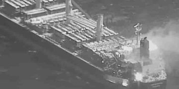 യുഎസ് ഡ്രോണ്‍ വെടിവച്ചിട്ട് ഹൂതികൾ, യുകെ എണ്ണക്കപ്പലിന് നേരെ മിസൈൽ തൊടുത്തും ആക്രമണം