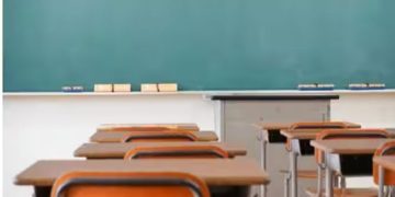 കനത്ത മഴയും കാറ്റും നാളെയും തുടരും; വിദ്യാഭ്യാസ സ്ഥാപനങ്ങൾക്ക് തിങ്കളാഴ്ച അവധി പ്രഖ്യാപിച്ച് ഒമാൻ