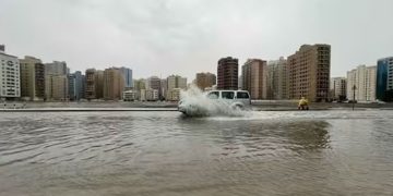 കനത്ത മഴ, യുഎഇയിൽ റെഡ് അലർട്ട് പ്രഖ്യാപിച്ചു, അതീവ ജാഗ്രതയിൽ ദുബായ് അടക്കം മേഖലകൾ, വിശദമായ വിവരങ്ങളറിയാം
