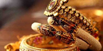 റെക്കോർഡുകൾ തകർത്ത് സ്വർണവില; ഞെട്ടി ഉപഭോക്താക്കൾ