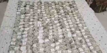 20,000 രൂപ കൈക്കൂലി വാങ്ങുന്നതിനിടെ എഞ്ചിനീയർ പിടിയിൽ, വീട്ടിലെ പരിശോധനയിൽ കണ്ടെത്തിയത് 80 ലക്ഷം രൂപ