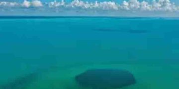 രഹസ്യമൊളിപ്പിച്ച കടൽ, ഒടുവിൽ കണ്ടെത്തി ശാസ്ത്രജ്ഞർ, താം ജാ ബ്ലൂ ഹോള്‍, 1300 അടി ആഴമുള്ള നീലക്കുഴി, മഹാത്ഭുതം