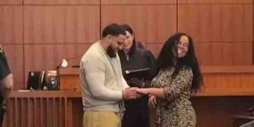 10 കൊല്ലത്തെ തടവിന് വിധിച്ചു, തൊട്ടുപിന്നാലെ കോടതിമുറിക്കുള്ളിൽ പ്രതിയുടെ വിവാഹം നടത്തി ജഡ്ജി